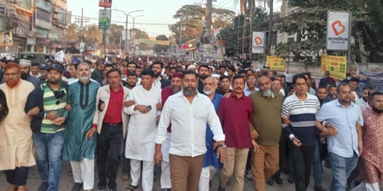 হাদি ও এরশাদুল্লার উপরে হামলার প্রতিবাদে গাজীপুরে বিএনপির বিক্ষোভ মিছিল