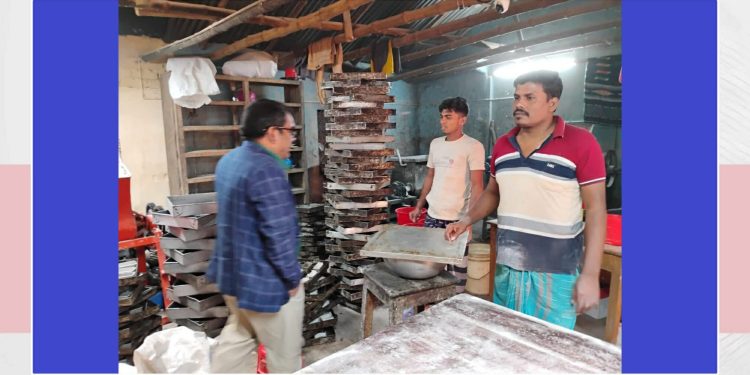 মেয়াদোত্তীর্ণ ও উৎপাদনের তথ্য ছাড়ায় পন্য বিক্রি, আলমডাঙ্গার রাকিব ফুডকে জরিমানা