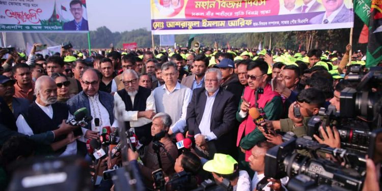 ১৬ ডিসেম্বর বিজয় দিবসে স্মৃতি সৌধে পুষ্পস্তবক অর্পণ ও বেগম খালেদা জিয়ার জন্য দোয়া