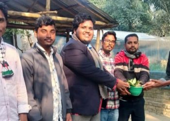 আলমডাঙ্গায় ঢাবিতে চান্সপ্রাপ্ত শিক্ষার্থীকে এসএমজে ওয়েলফেয়ার ফাউন্ডেশনের শুভেচ্ছা