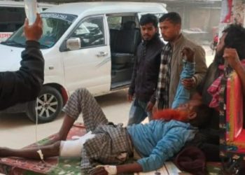 গাংনীতে মোটরসাইকেলের ধাক্কায় পথচারীসহ আহত ৩