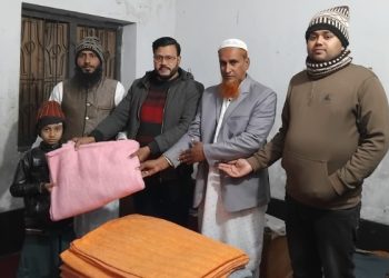 শীতার্ত এতিম শিশুদের মাঝে কম্বল বিতরণ