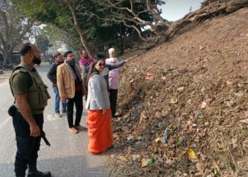 আলমডাঙ্গা শহরের পরিচ্ছন্নতা কর্মসূচি পরিদর্শন করেন উপজেলা নির্বাহী কর্মকর্তা ও পৌর প্রশাসক পান্না আক্তার