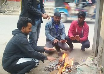 ৬ ডিগ্রিতে নেমেছে চুয়াডাঙ্গার তাপমাত্রা: হাড়কাঁপানো শীতে থমকে গেছে জনজীবন
